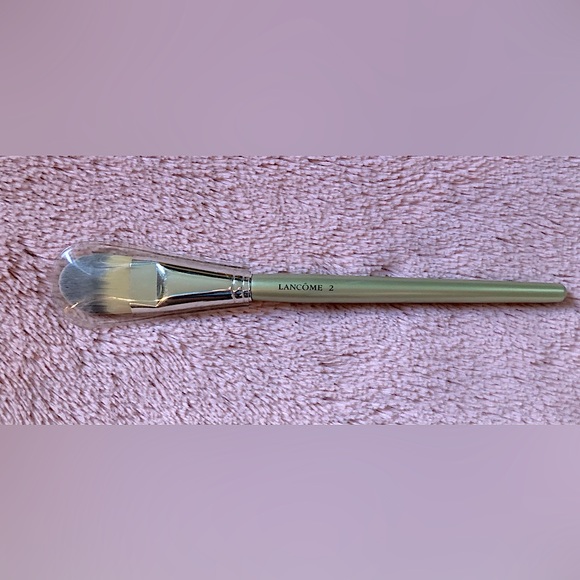 BNIB Lancôme foundation brush 2 - Picture 1 of 1